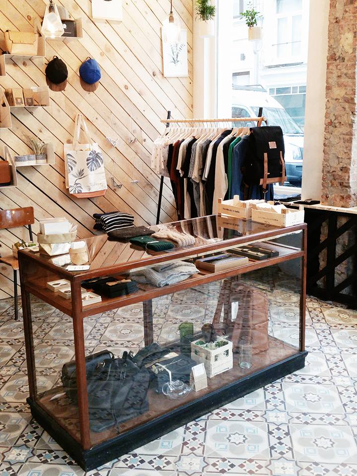 Concept store Host Antwerpen vintage toonbank